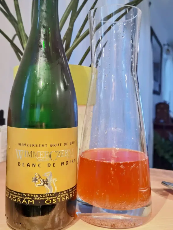 Wimmer Czerny Winzersekt 2016 bottle and glass