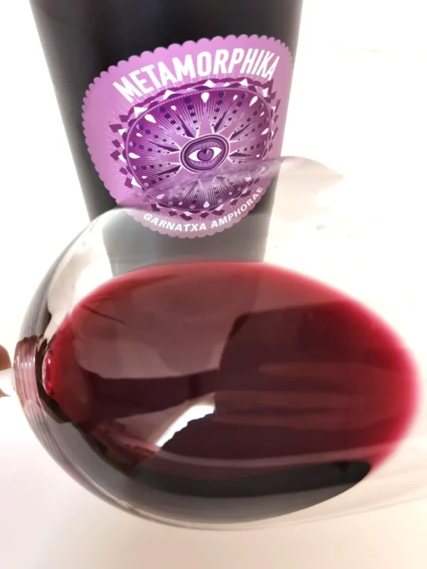 costador garnatxa with glass