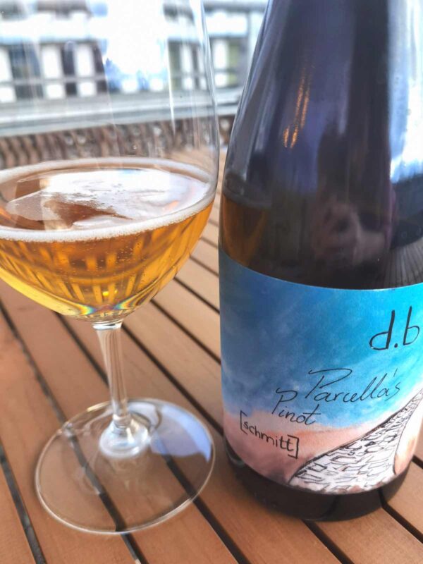 Schmit Parcellas Pinot brut with glass