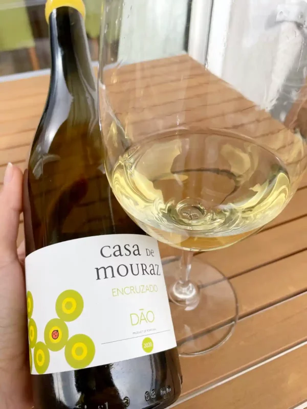 Casa de Mouraz Encruzado 2020 Flasche und Glas