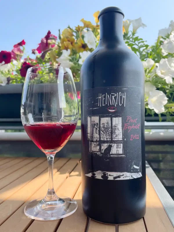 Heinrich Pinot Freyheit 2022 bottle and glass
