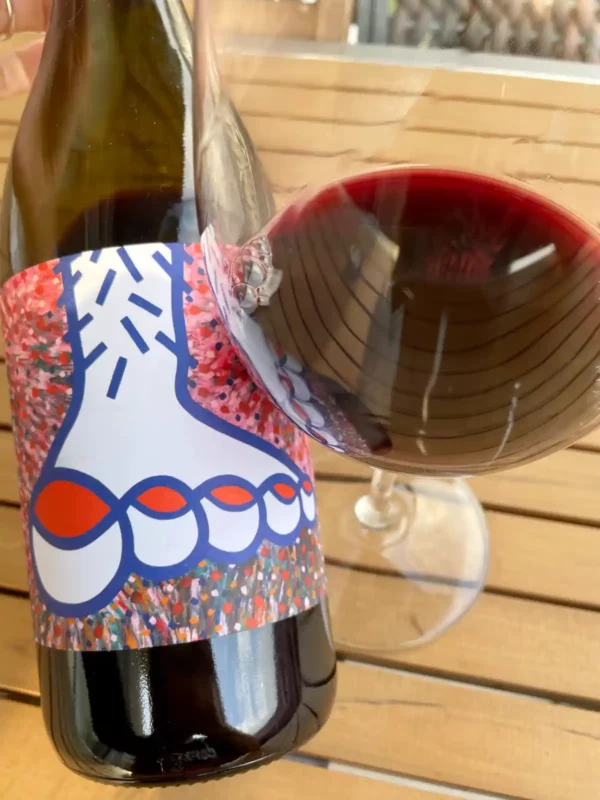 Petracavallo Big Foot 2021 bottle and glass